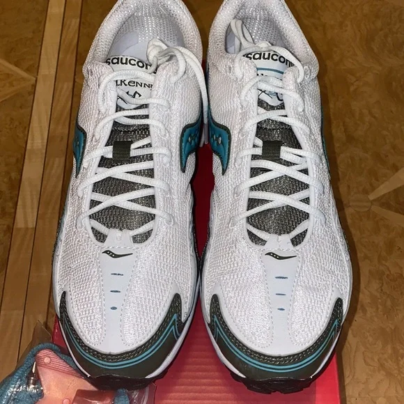 Saucony Women's White and Blue Running Shoes - Picture 4 of 11